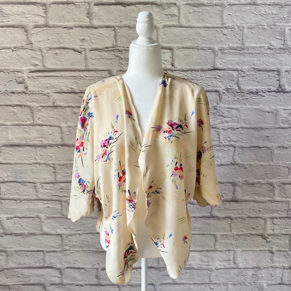 URBAN OUTFITTER | KIMCHI BLUE FLORAL KIMONO